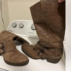 Elegant Brown Heeled Boots